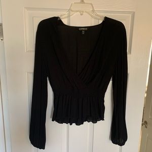 Flowy black express top
